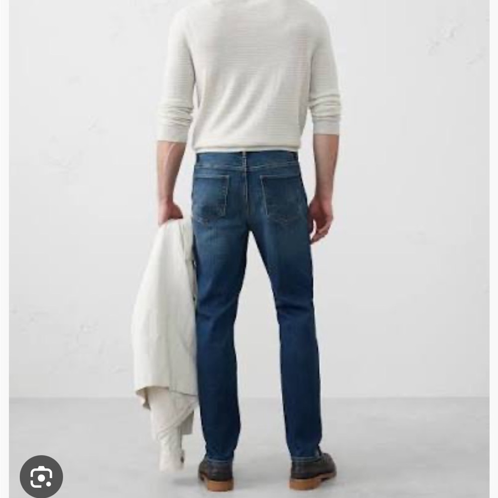 Banana Republic Men’s SLIM TRAVEL JEANS (2) - Picture 3 of 12